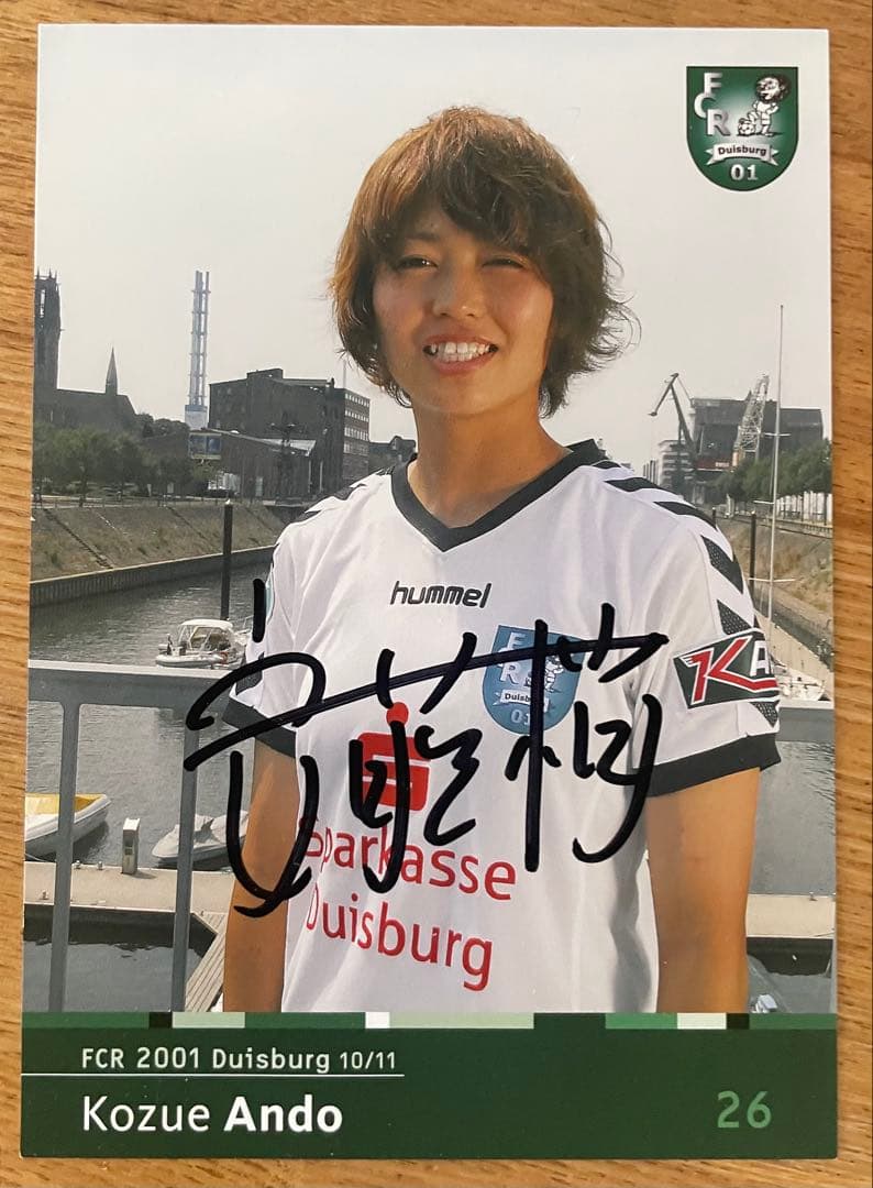 FCR2001 デュースブルク 安藤梢選手 サイン入りマフラー＆カード