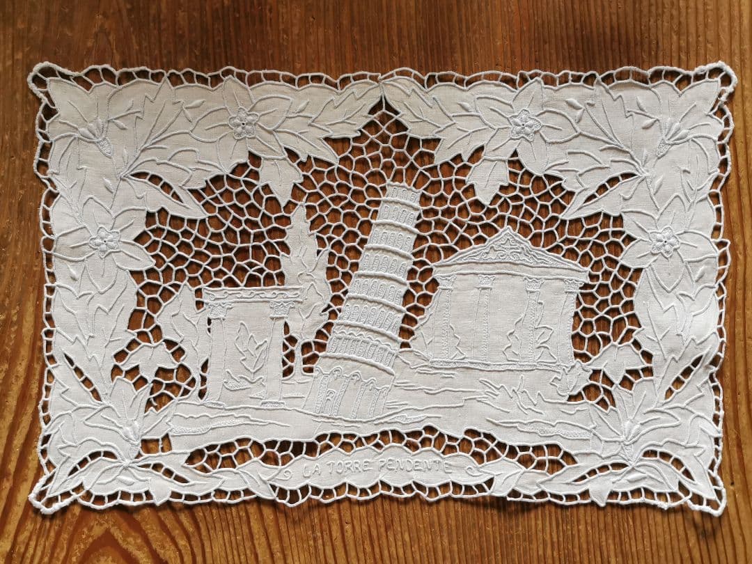 アンティークレース刺繍クロス ピサの斜塔 大聖堂 ミュージアムピース美術館所蔵級