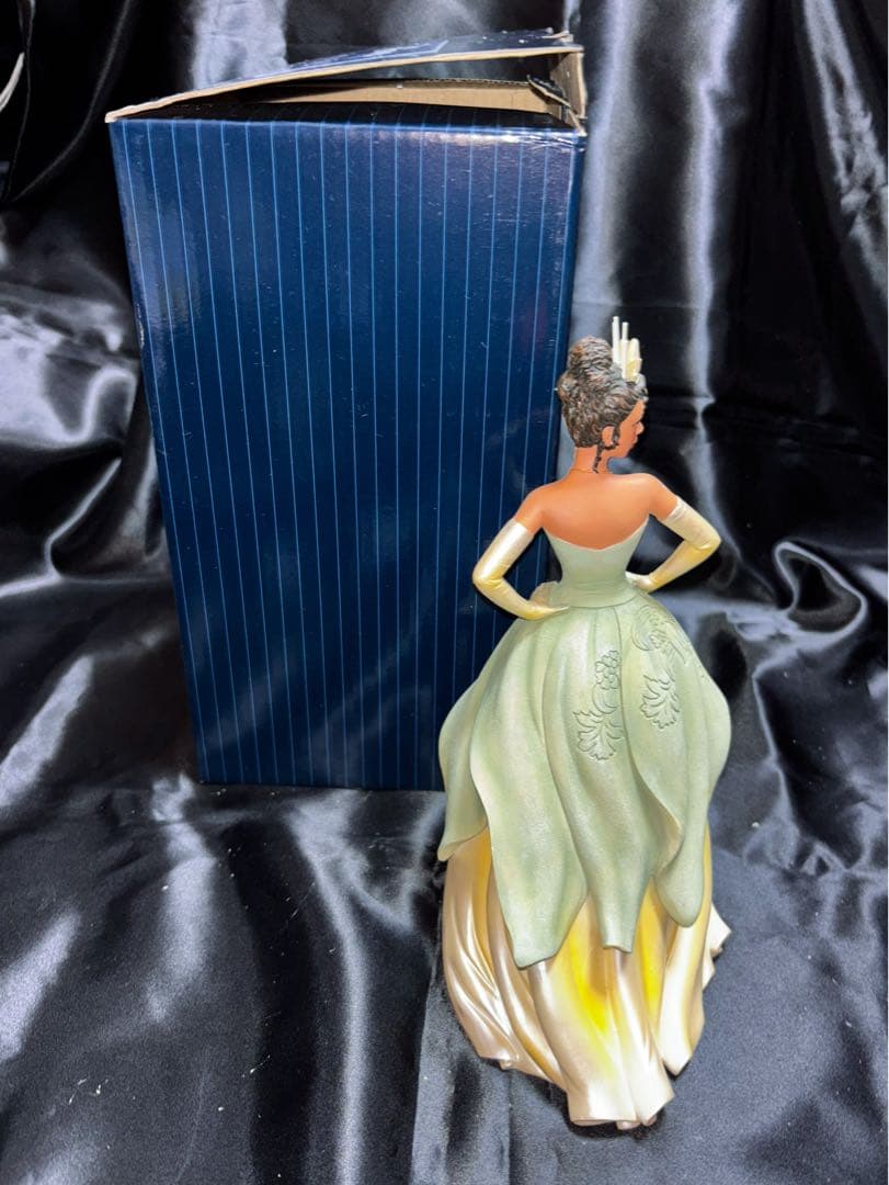 プリンセスと魔法のキス　クチュールデフォース　ショーケース　エネスコ　フィギュア