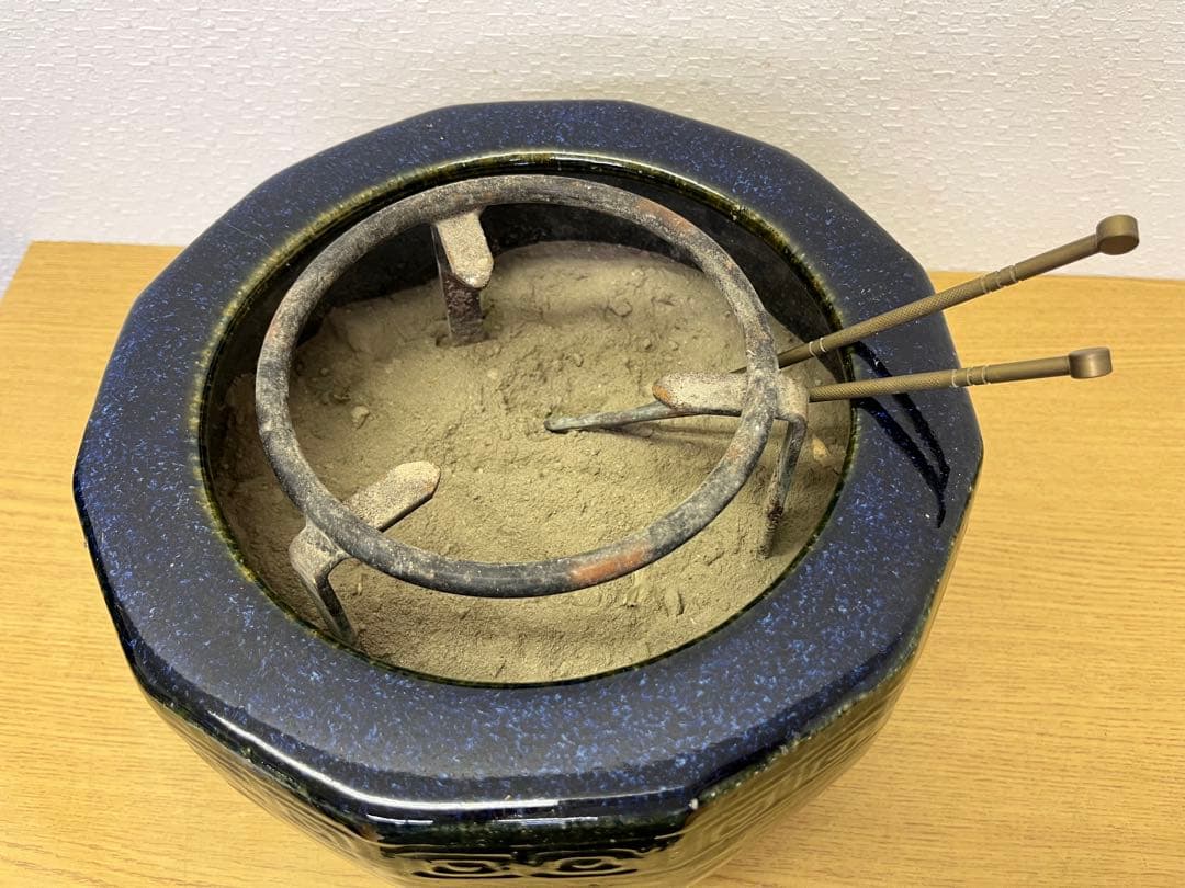 火鉢　手炙り火鉢　囲炉裏　アンティーク　五徳と火箸付き