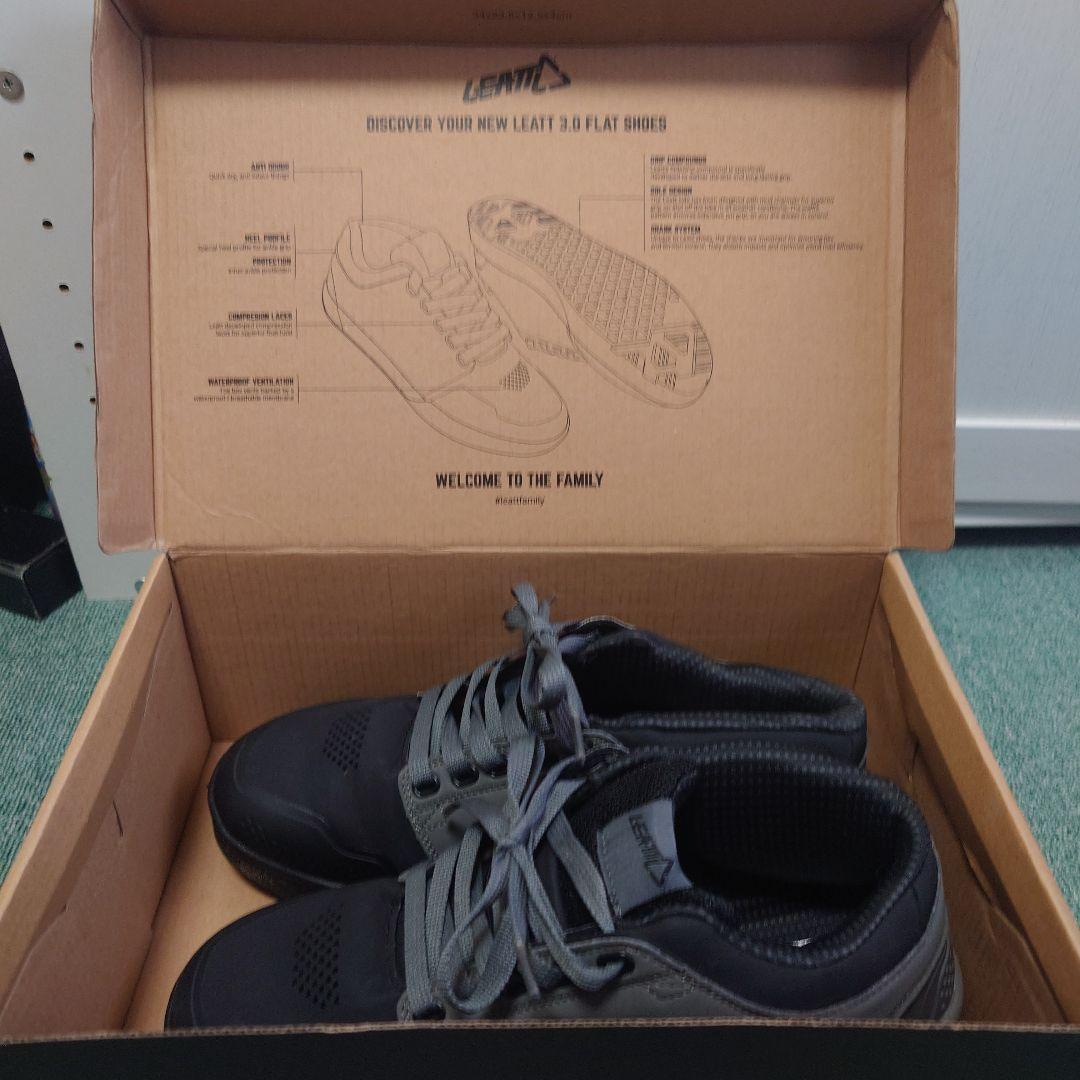 LEATT リアットMTBフラットペダル　スペシャライズドSPECIALIZED