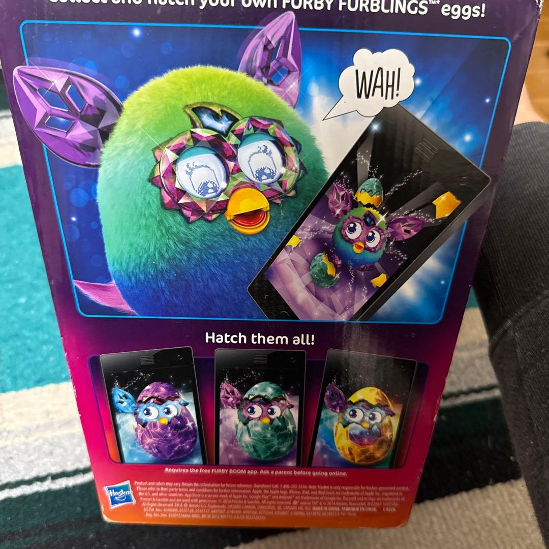 Furby Boom! カラフル ファービークリスタルシリーズ