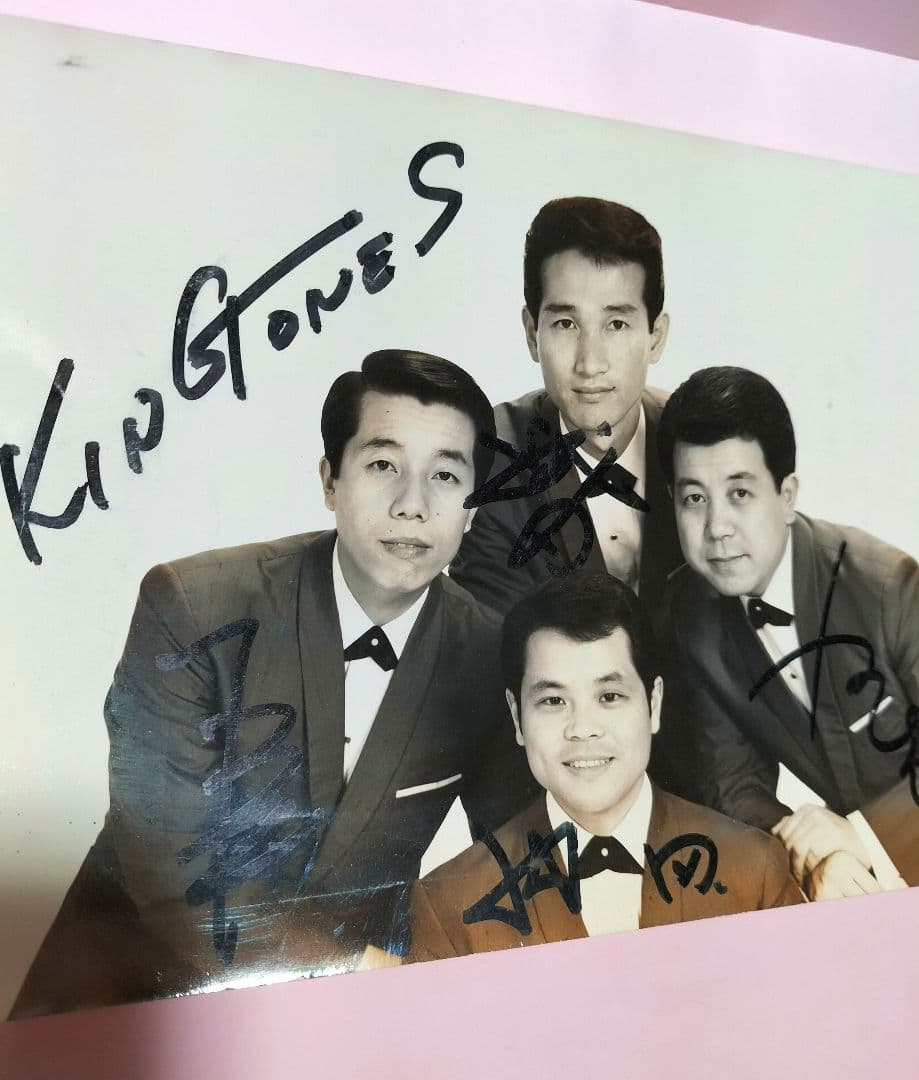 THE KINGTONES　ザ・キング・トーンズ　直筆サイン入り写真