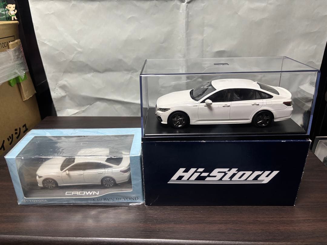 旧型クラウン 1:24 & 1:30 2台セット ホワイトパール