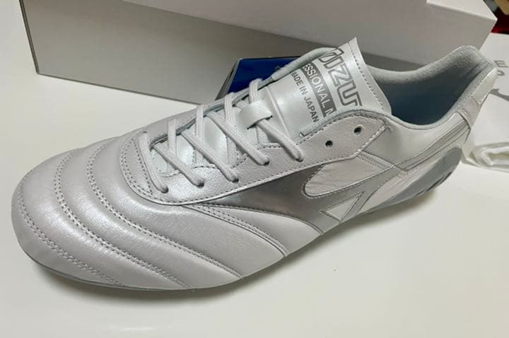 MIZUNO モレリア DNA ジャパン　ホワイト　シルバーホログラフィック