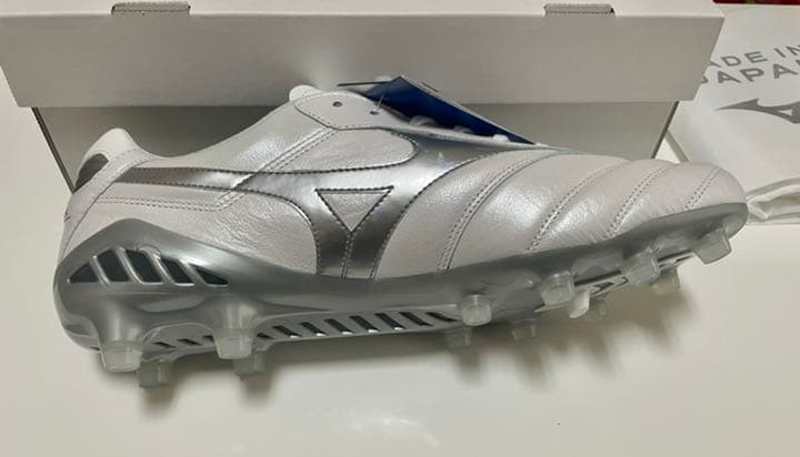 MIZUNO モレリア DNA ジャパン　ホワイト　シルバーホログラフィック