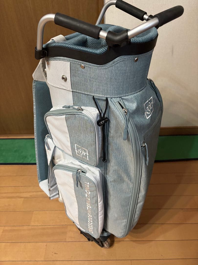 ZOY キャスター付き UNISEX R-PET キャディバッグ フード無