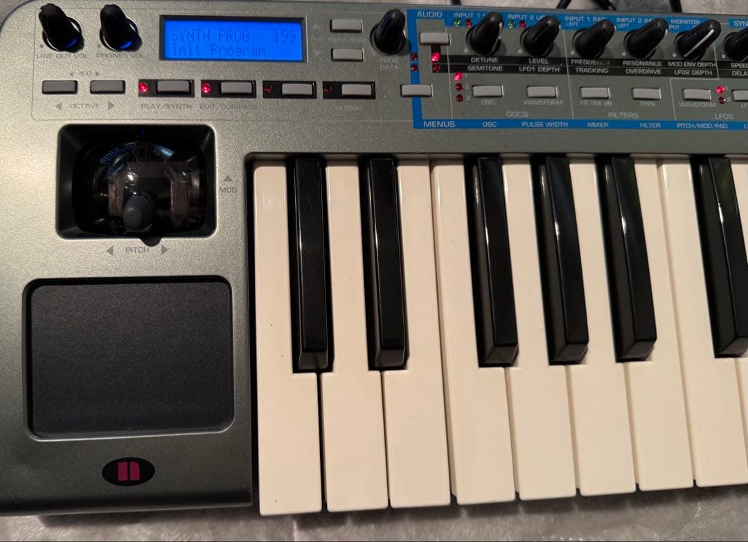 Novation Xio Synth 25 シンセサイザー 送料無料 レア品