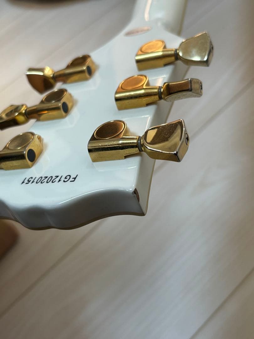 Burny レスポールスタイル ホワイト