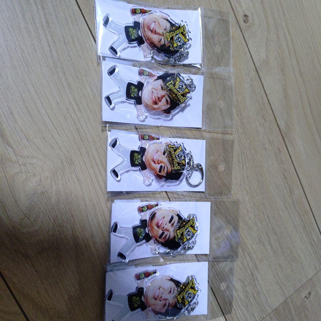 阪神タイガース2025JERAセ・リーグ優勝記念ビールかけふりふりキーホルダー