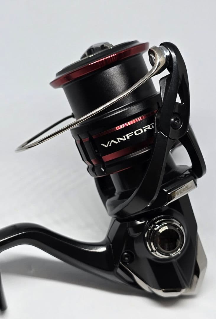 SHIMANO 20ヴァンフォード4000MHGスピニングリール黒/赤