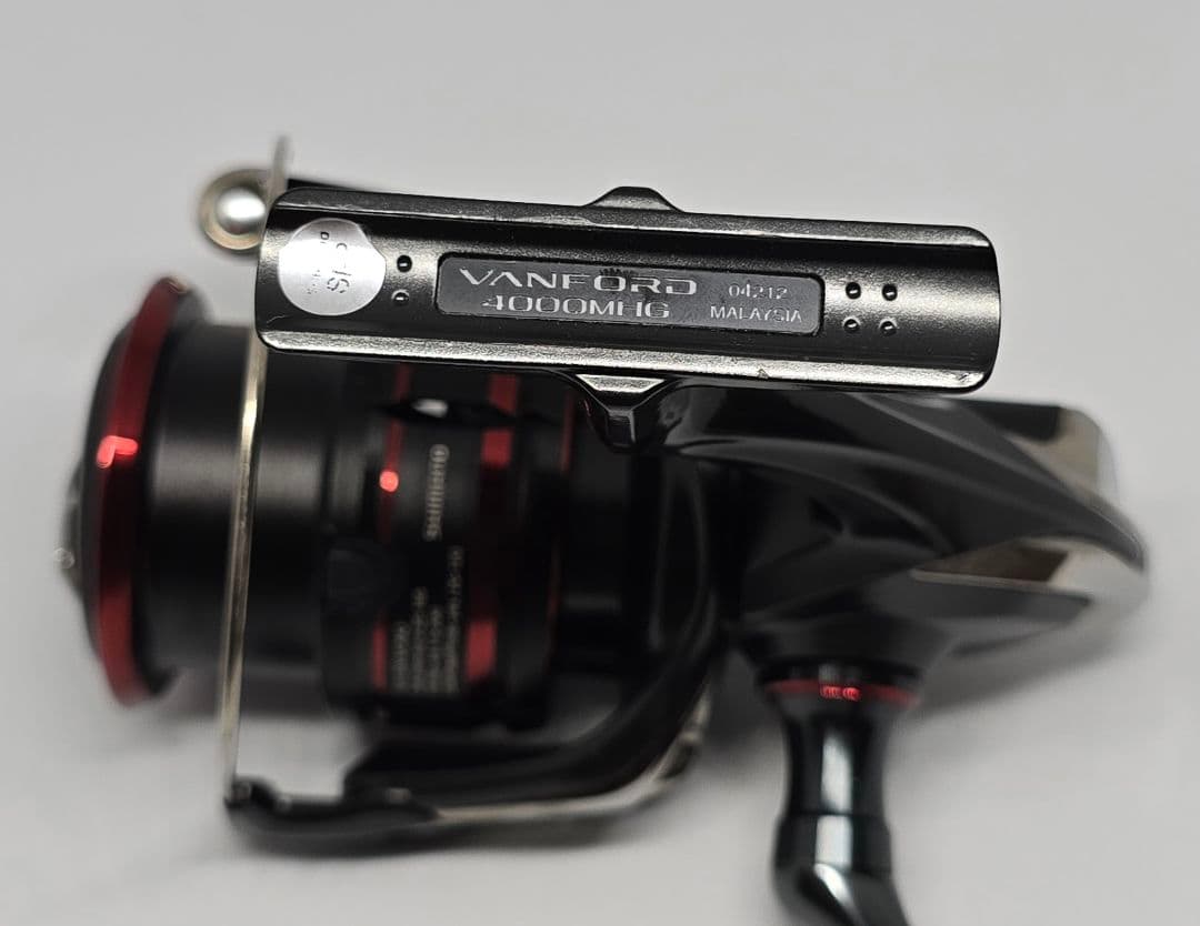SHIMANO 20ヴァンフォード4000MHGスピニングリール黒/赤