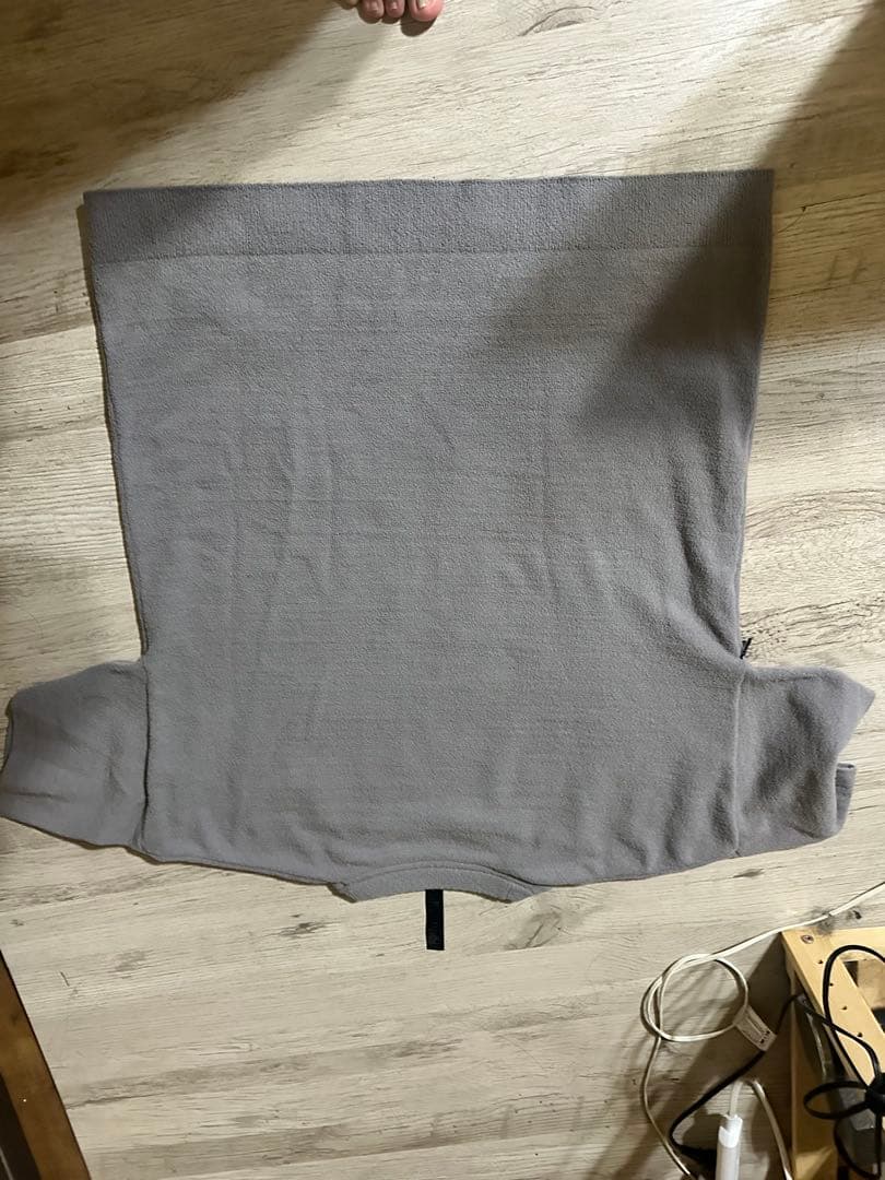 ブリーフィンググレー プリントロゴ 上下