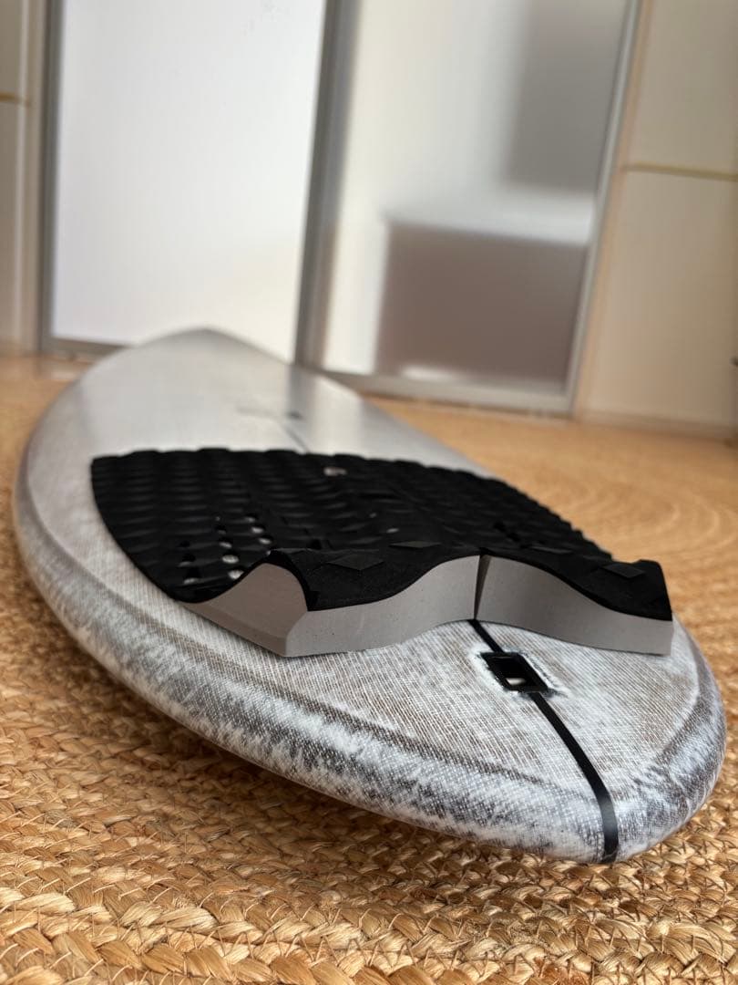 サーフボード　Sunday Volcanic サンディポルカニック