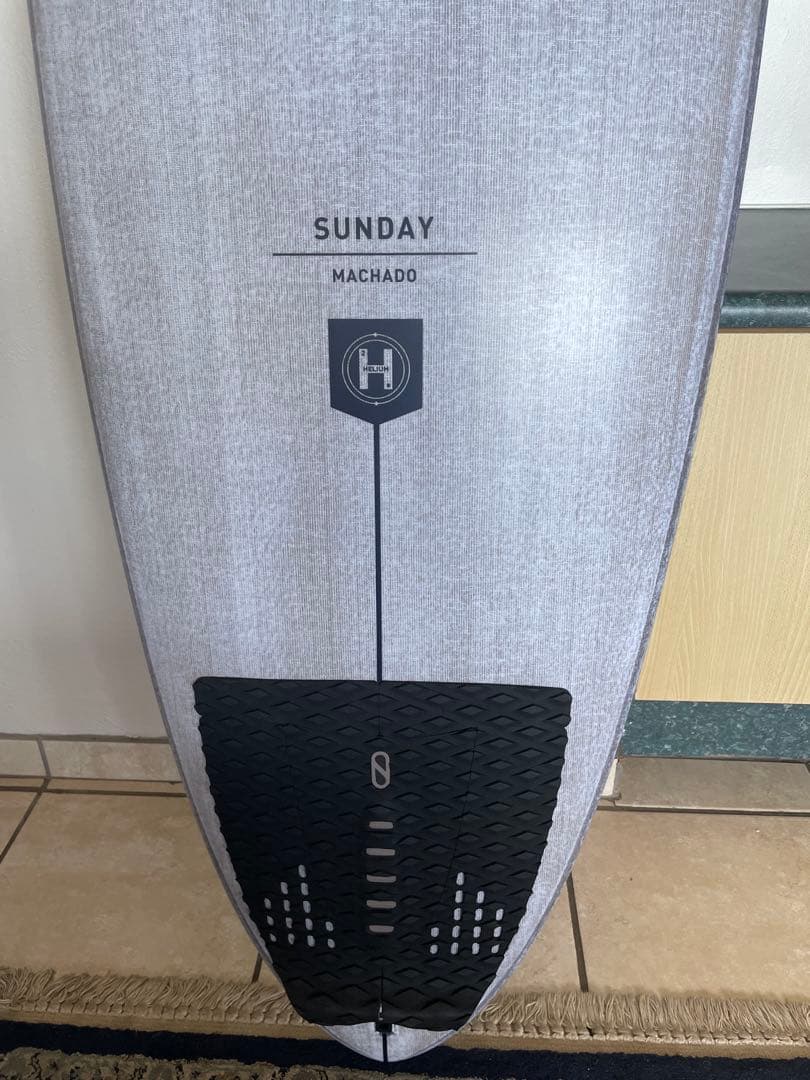 サーフボード　Sunday Volcanic サンディポルカニック