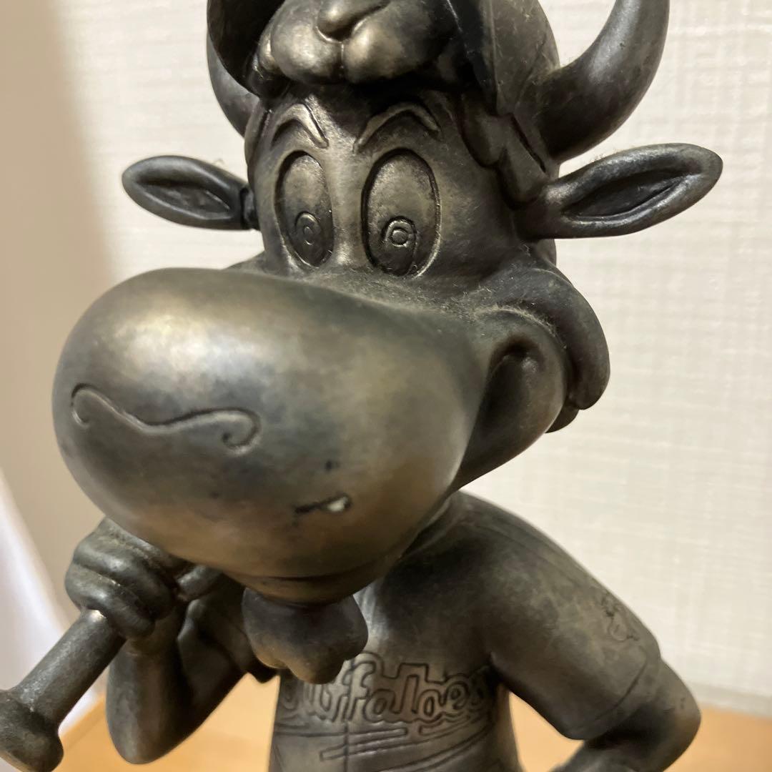 近鉄バファローズ　ブロンズ像　銅像