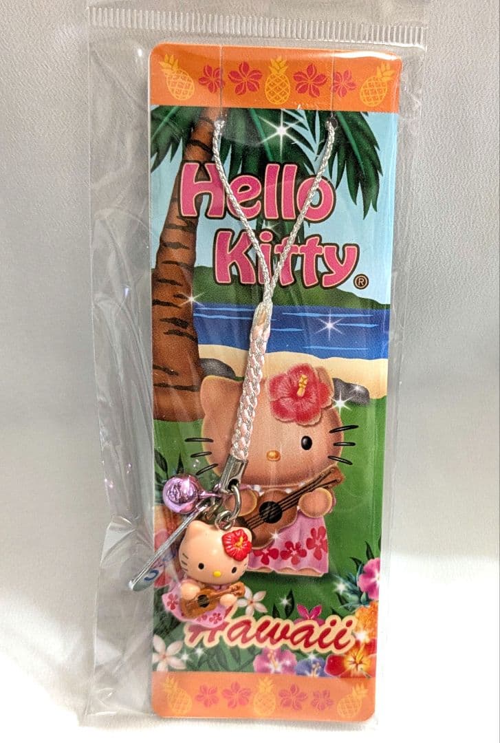 日焼けHello Kitty ハワイ　ウクレレ　根付　 2011　未開封