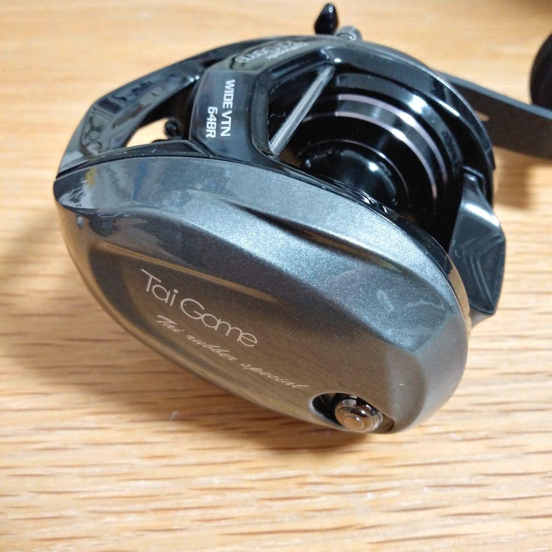 美品 tailwalk Tai Game WIDE 64BR ベイトリール