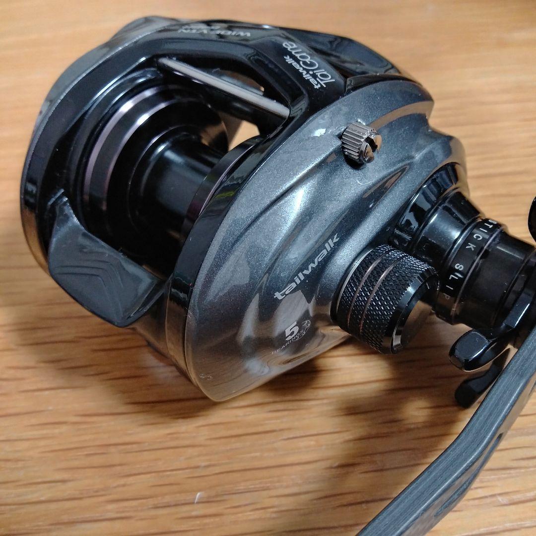 美品 tailwalk Tai Game WIDE 64BR ベイトリール