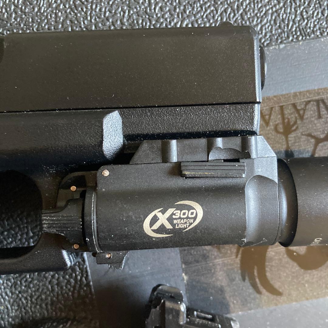 東京マルイ　Glock 19 ガスガン　SureFire X300 外装カスタム