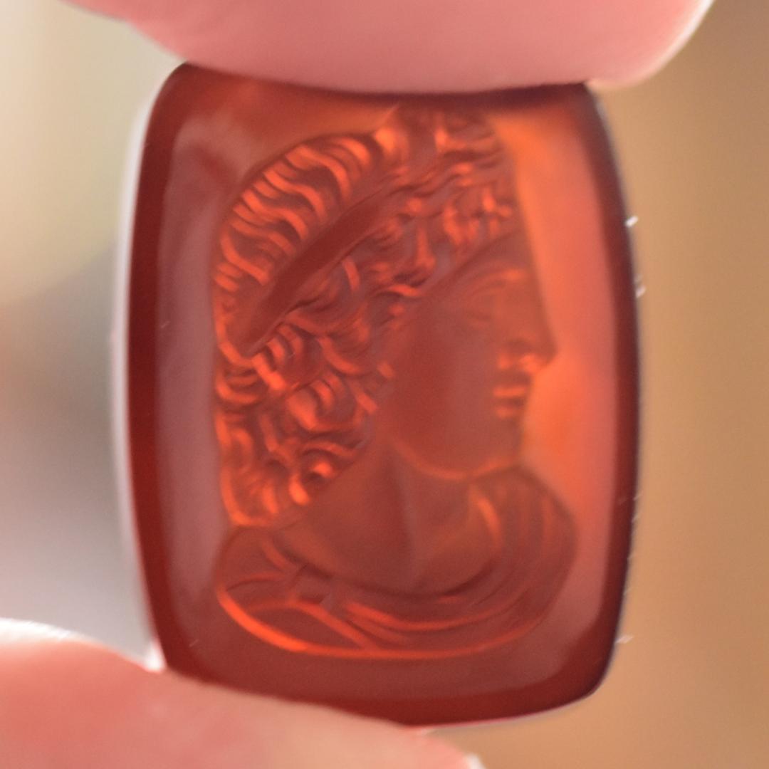 アンティーク アポロの非加熱黒瑪瑙の手彫りストーンカメオルース/裸石