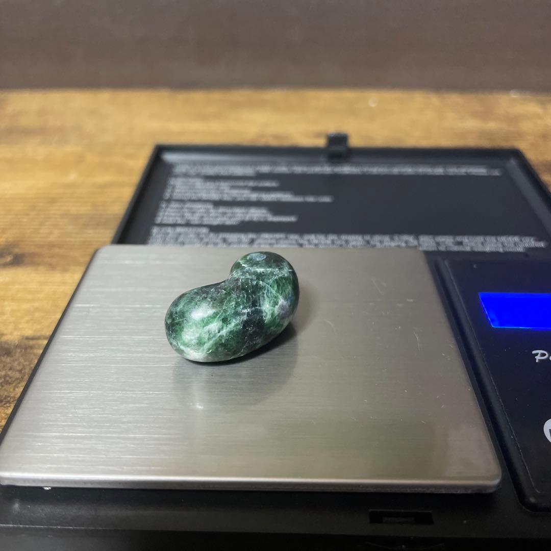 11g 糸魚川　翡翠　勾玉　緑