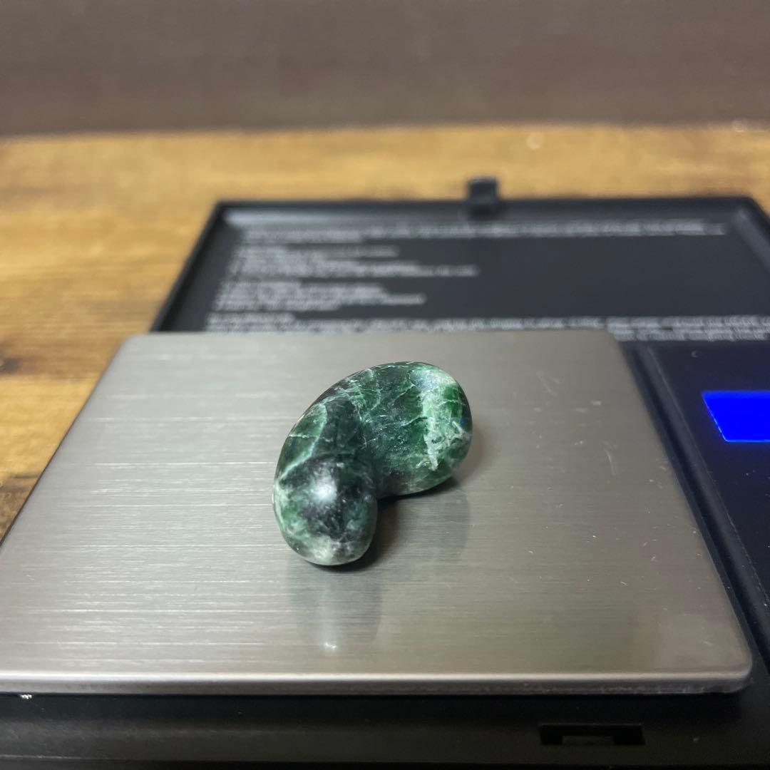 11g 糸魚川　翡翠　勾玉　緑