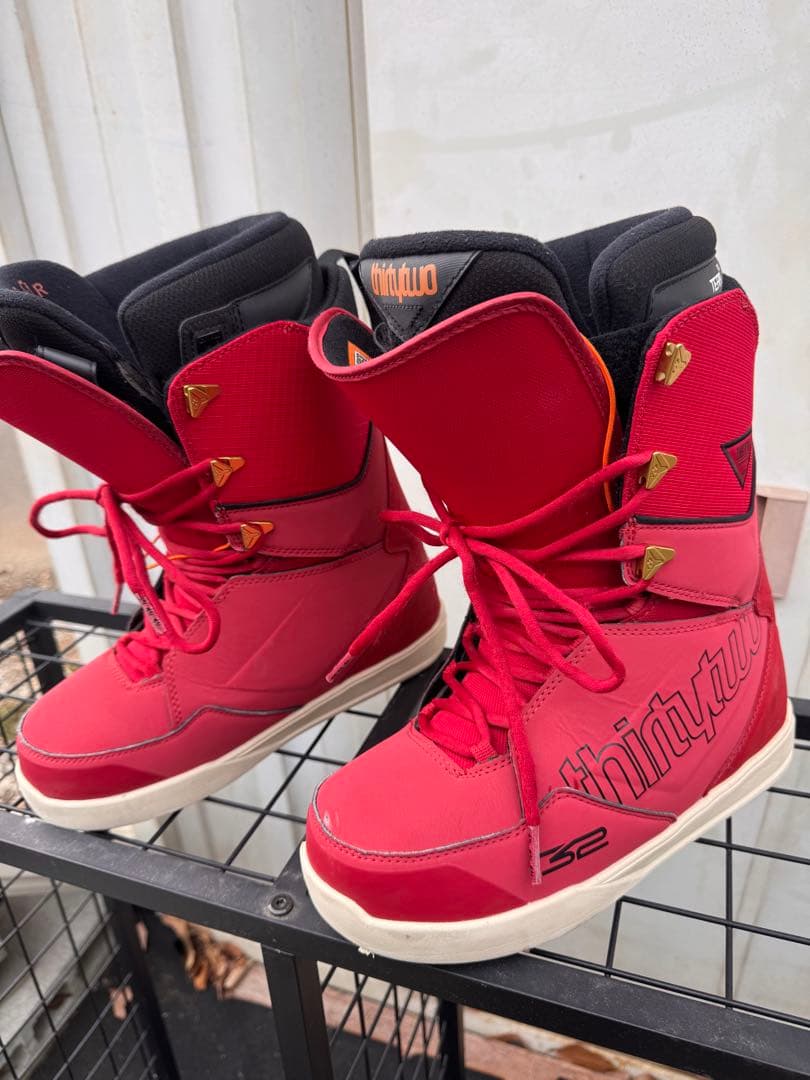 【THIRTYTWO LASHED スノーボードブーツ】