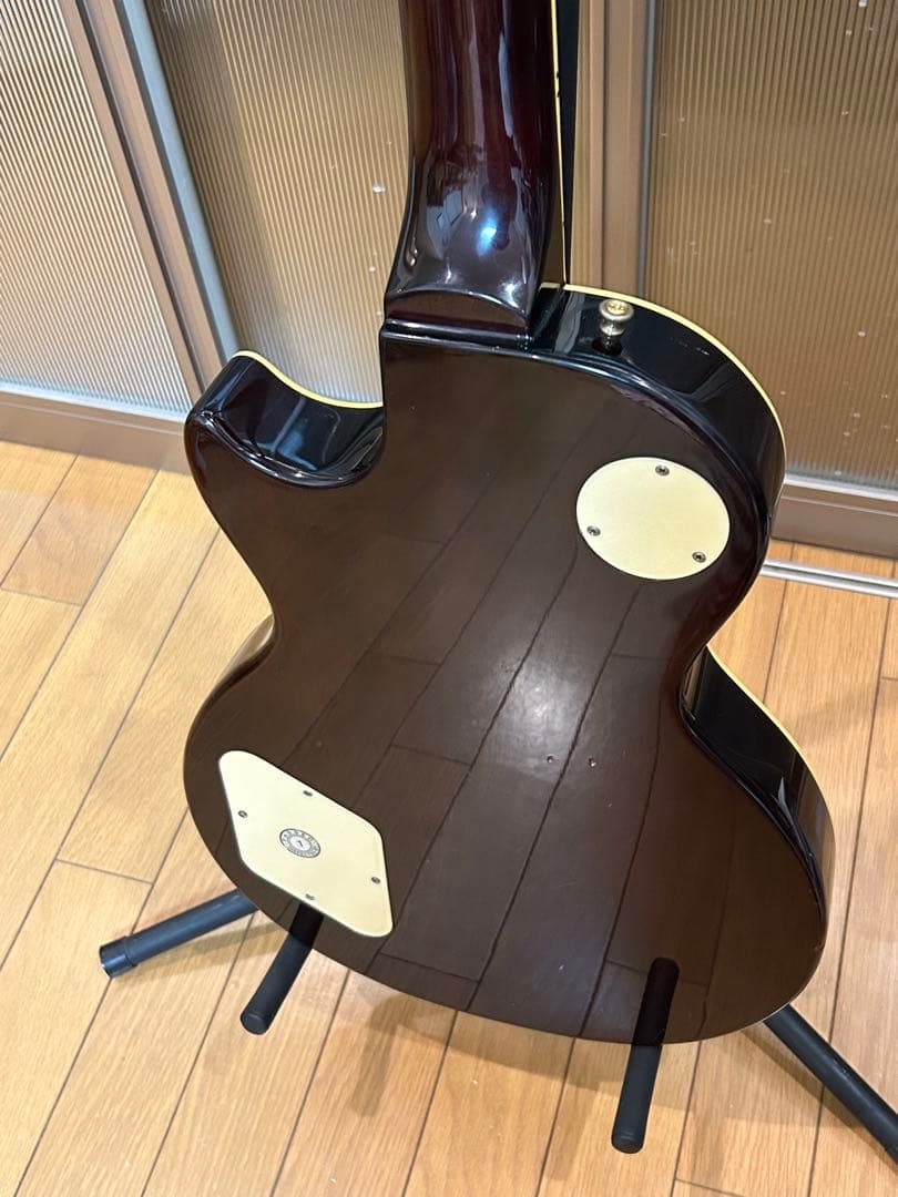 ギター Epiphone Les Paul Standard EMG 81 85