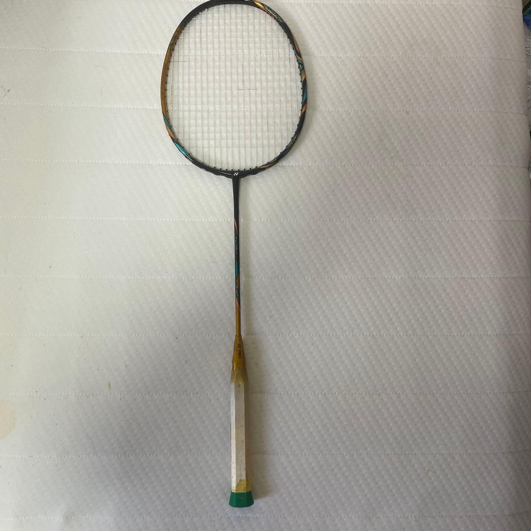 バドミントンラケットASTROX88D PRO 3U