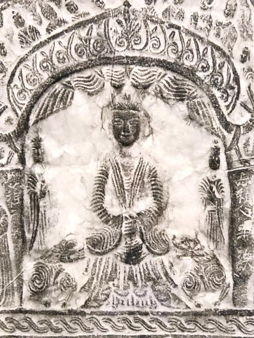 【 北魏石像拓本 額装 】　骨董　エンボス碑帖　67.5×55.5ｃｍ