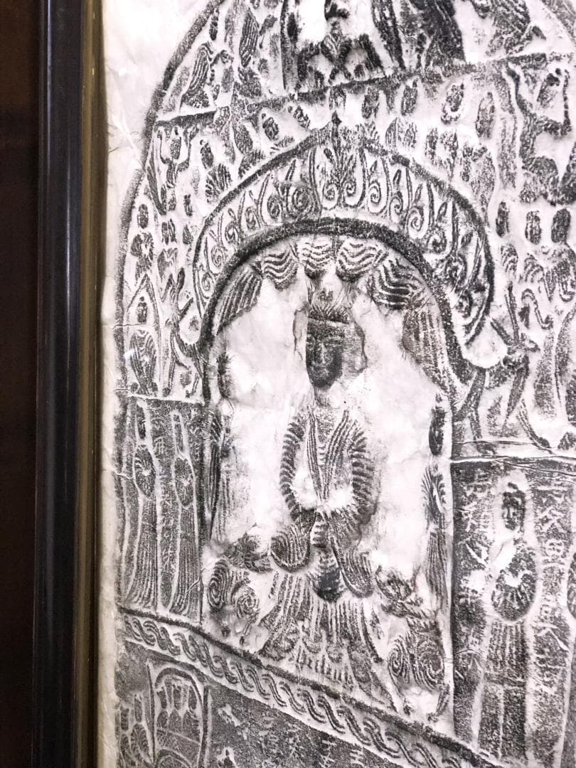 【 北魏石像拓本 額装 】　骨董　エンボス碑帖　67.5×55.5ｃｍ