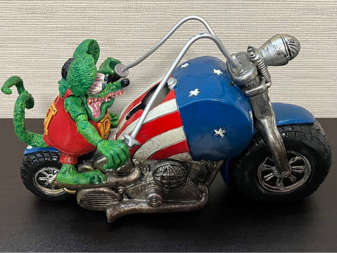 RAT FINK★チョッパー置物ハーレーミニカーホットロッド灰皿ラットフィンク