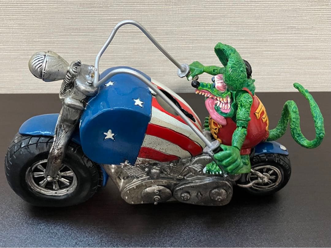 RAT FINK★チョッパー置物ハーレーミニカーホットロッド灰皿ラットフィンク