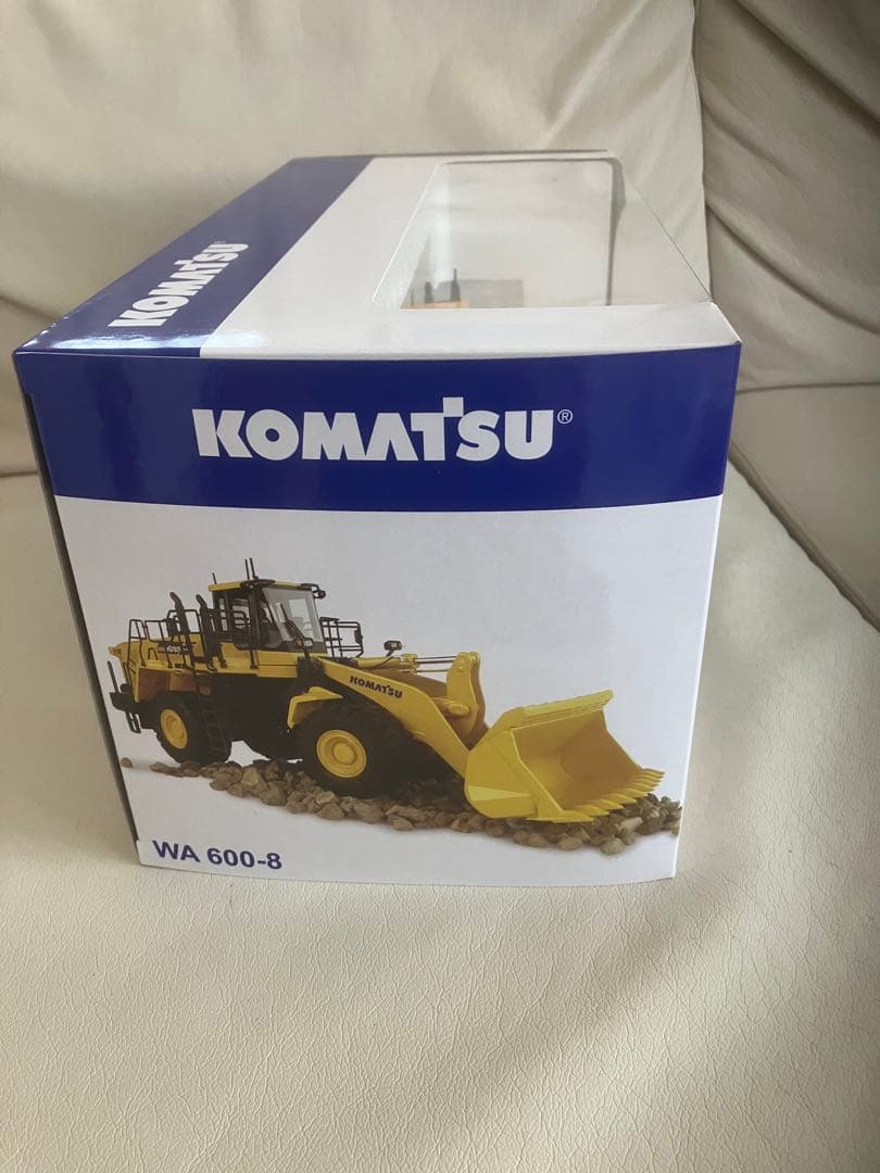 コマツ　ミニチュアWA600-8