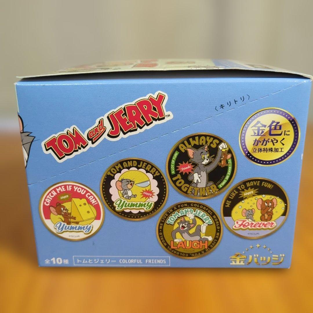 トムとジェリー COLORFUL FRIENDS 金バッジです。 新品未開封品。