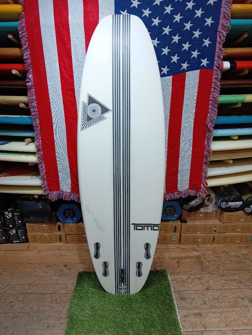 TOMO サーフボード　EVO ショートボード　5.5 fcs2 フィン