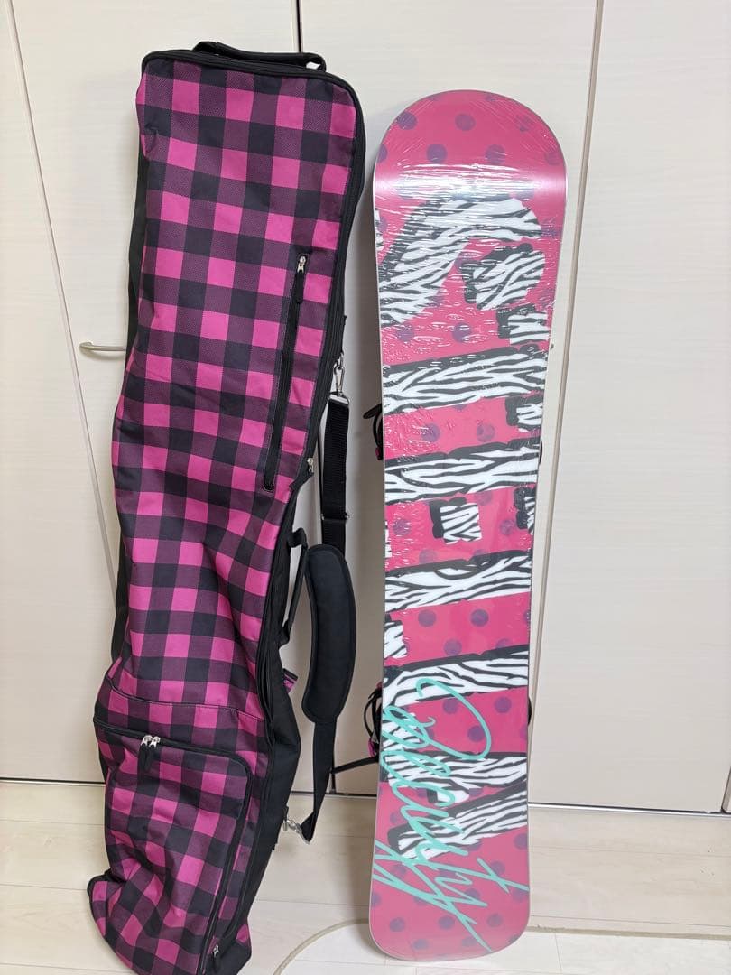 ピンク/黒 スノーボードセットhead3点セットカバー入り￼140センチ