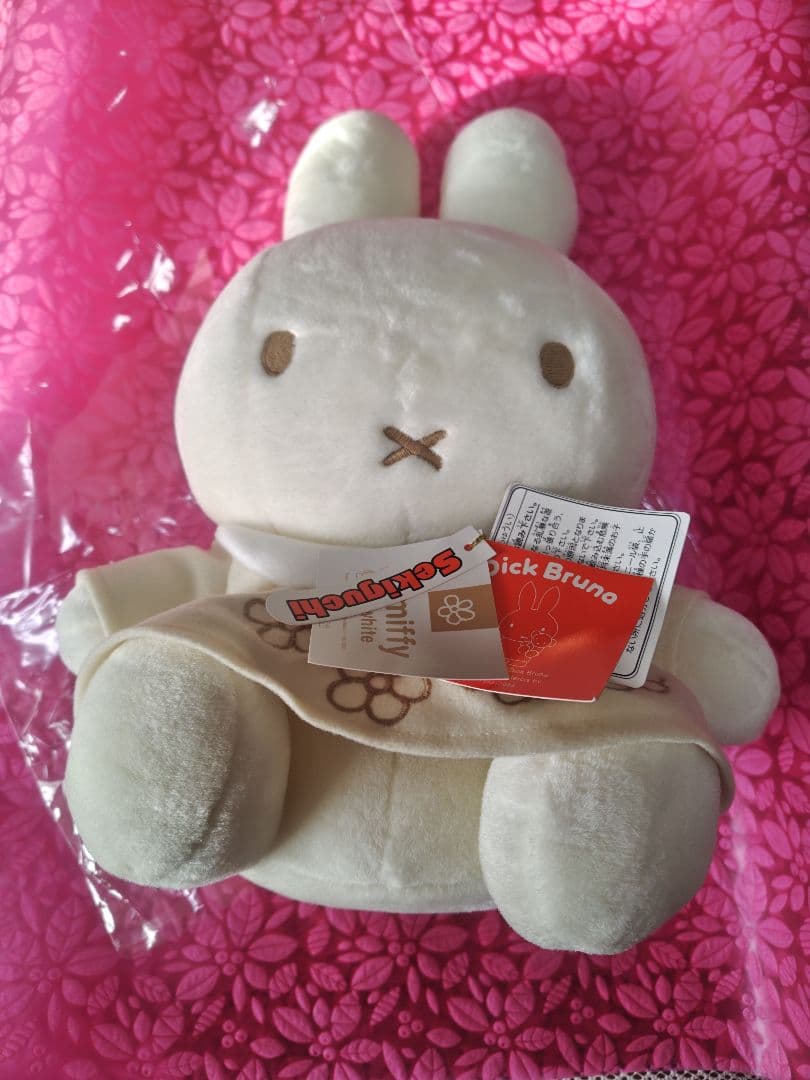 miffy whiteシリーズ ミッフィー 花柄ドレスM ぬいぐるみ ①