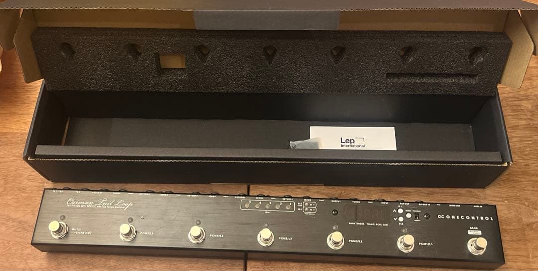 One Control Caiman Tail Loop 箱付き