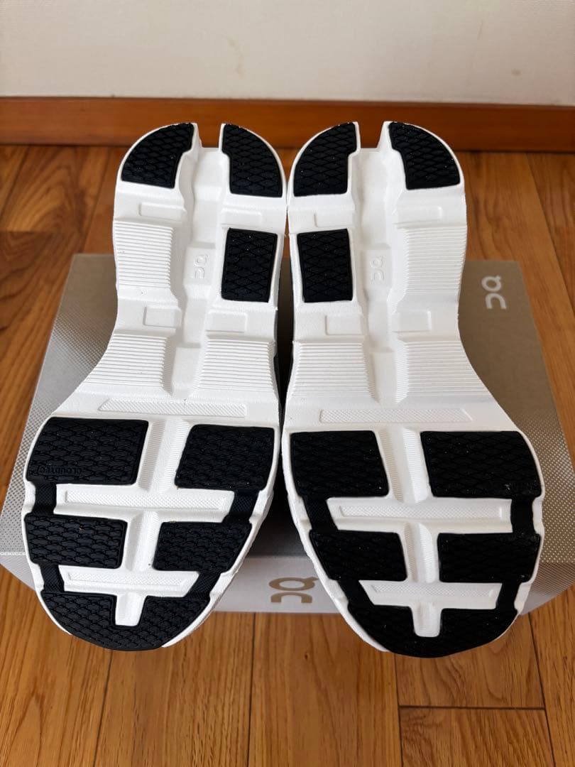 新品　On Cloudmonster2　Black | Frost　22.5cm