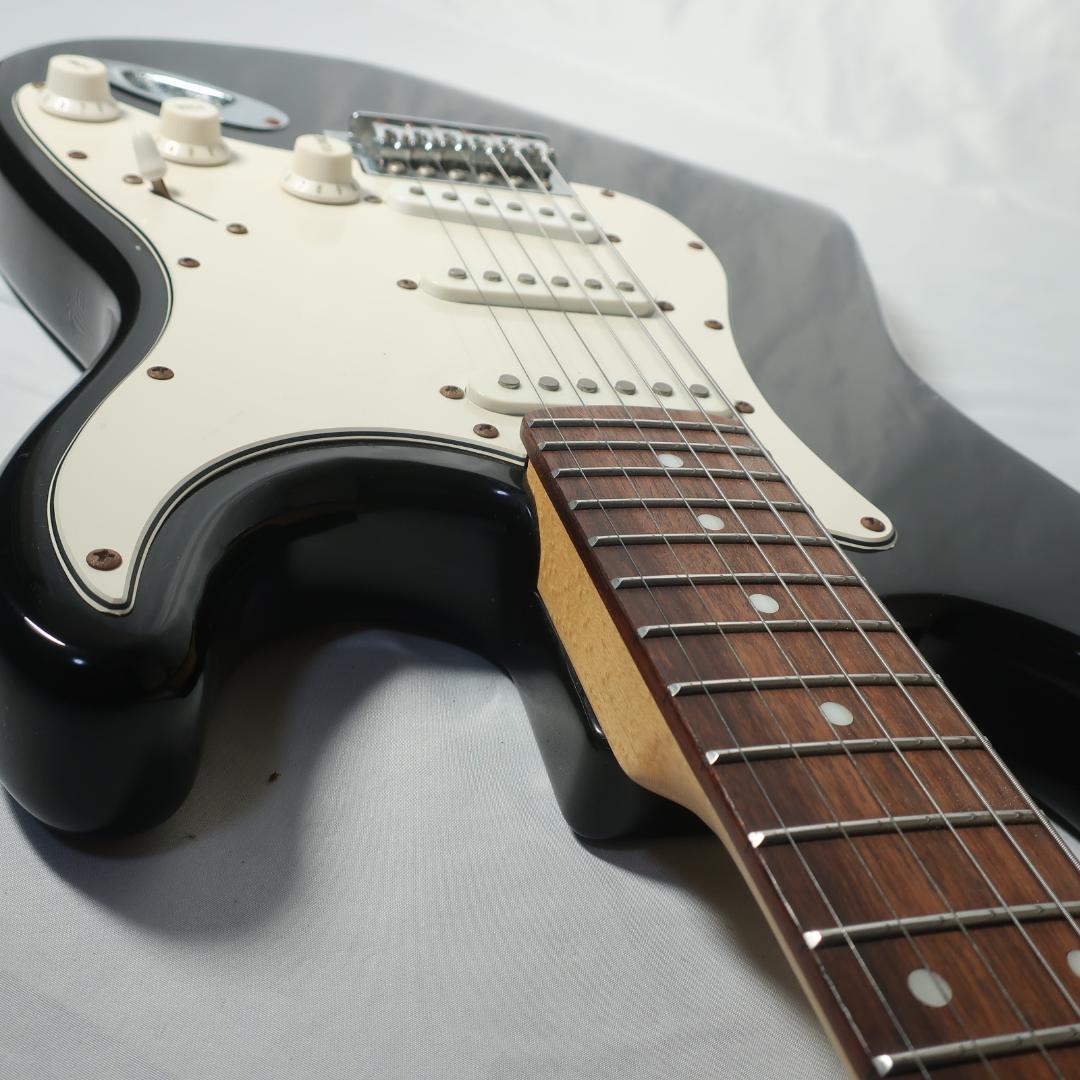 BUSKER'S ストラトタイプ エレキギター BK 軽量2.8kg