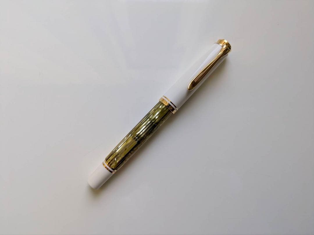 ペリカン スーベレーン M400 万年筆 ホワイトトータス F 細字