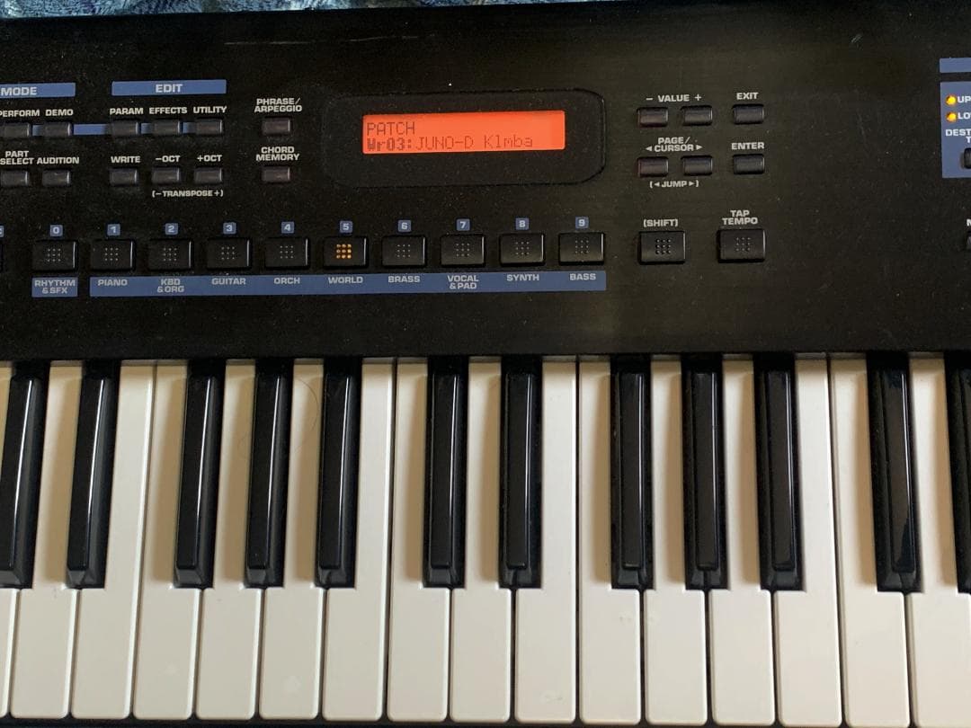 Roland シンセサイザー Juno-D 現状