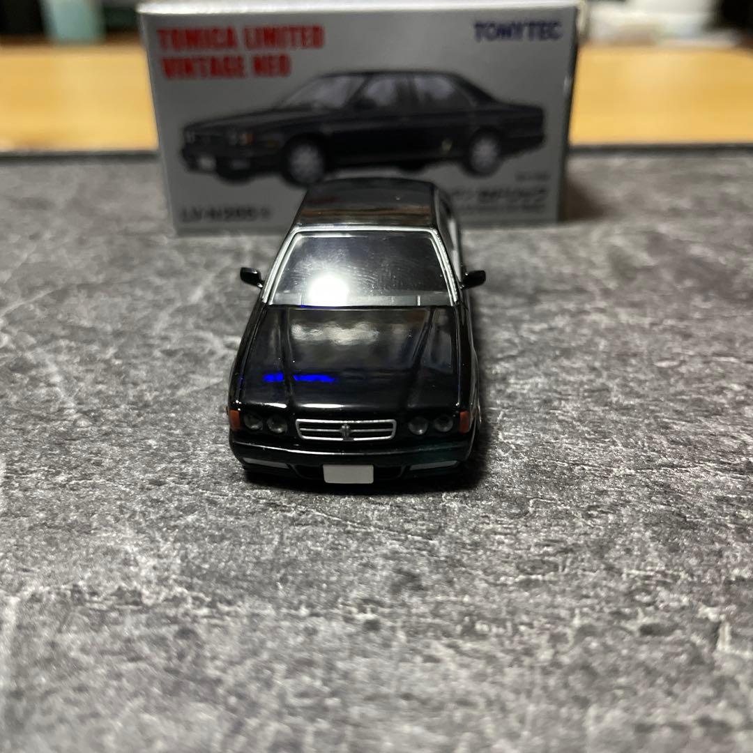 トミカリミテッド　セドリック　ミニカー