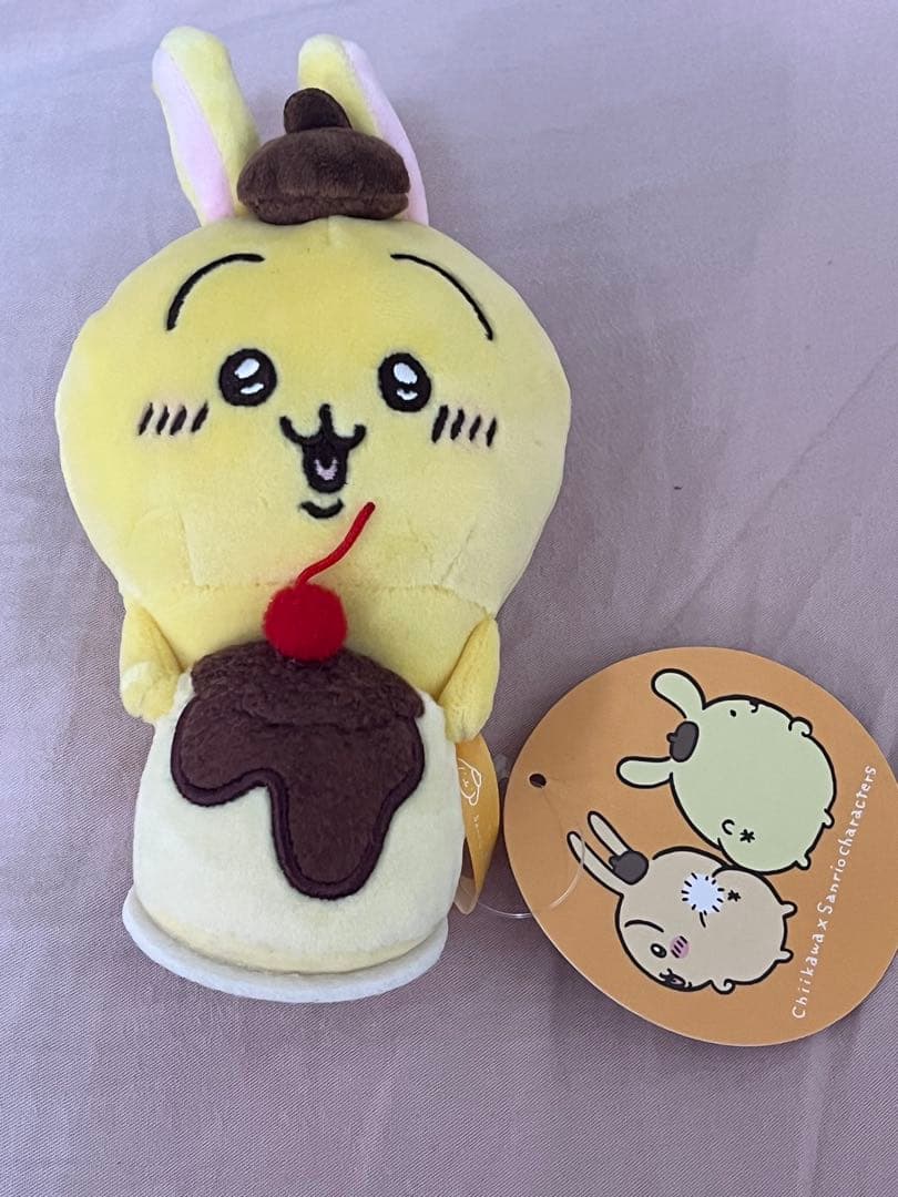 ちいかわ　デスクから見守るひっかけぬいぐるみ　うさぎ