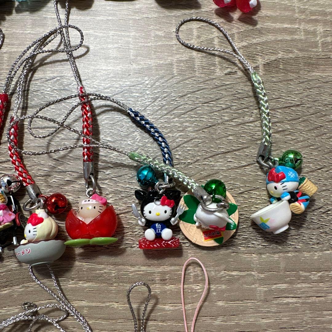 d*9様 【地域限定】ハローキティ ストラップ 33個セット