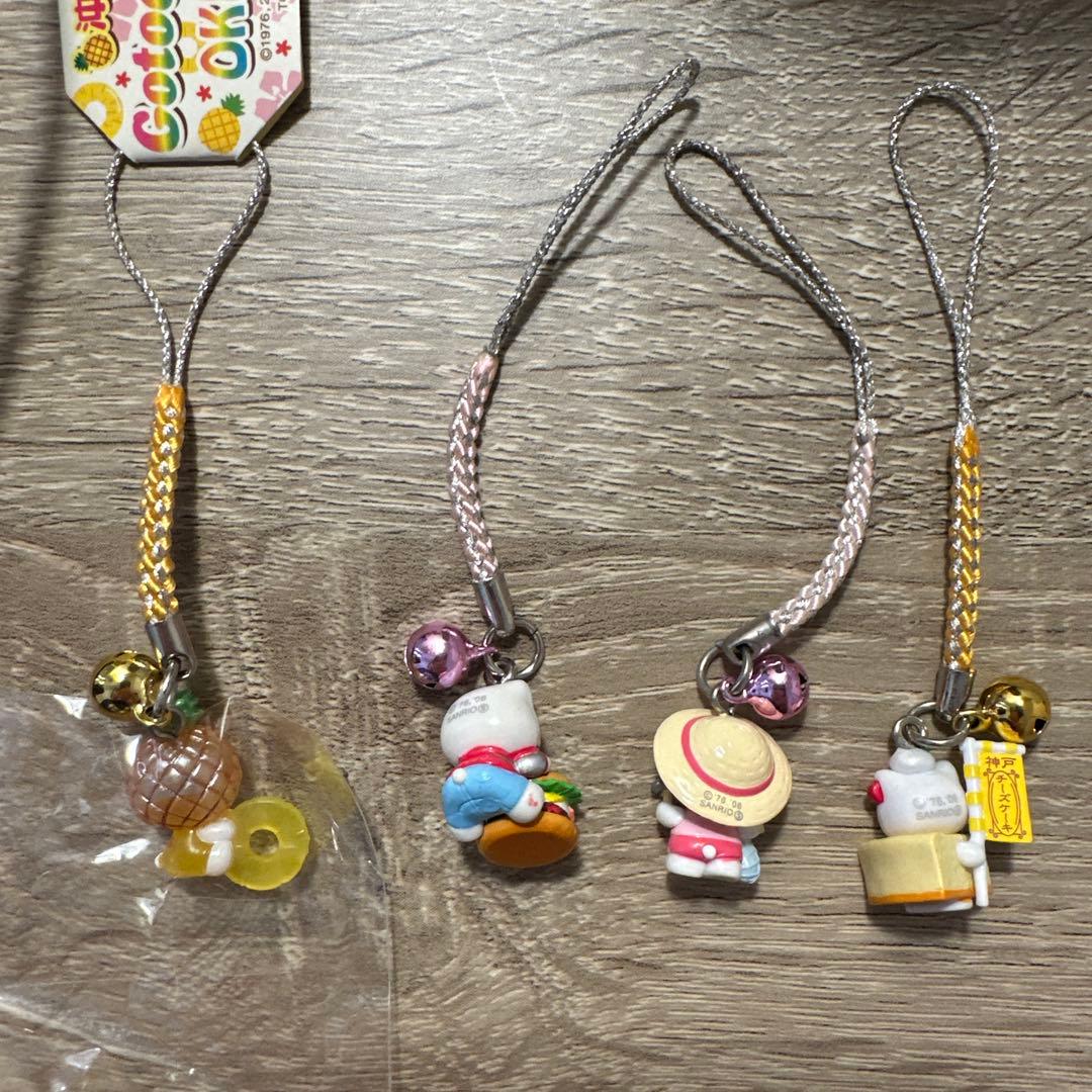 d*9様 【地域限定】ハローキティ ストラップ 33個セット