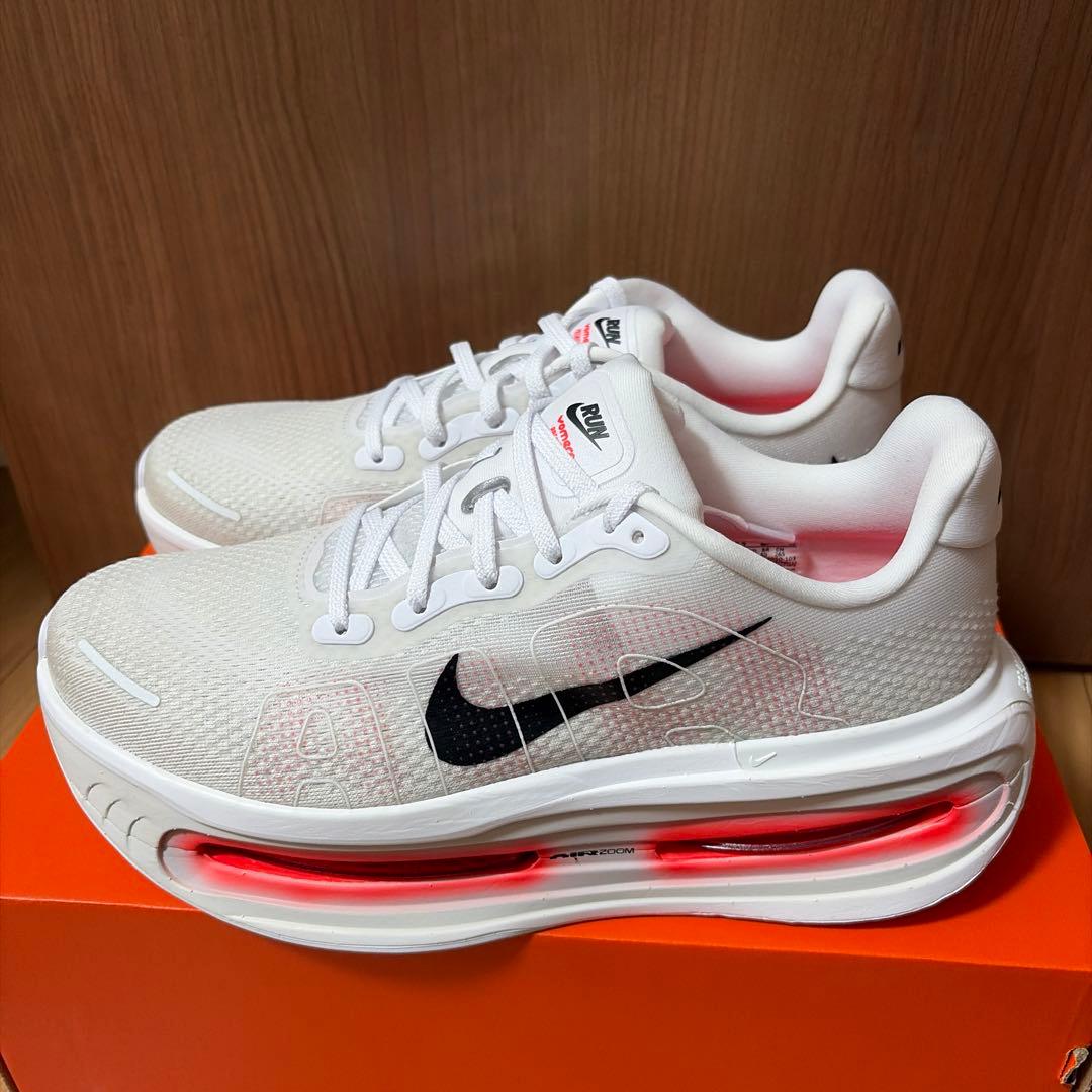 ナイキ ボメロプレミアム　NIKE ボメロプレミアム VOMERO 26.5