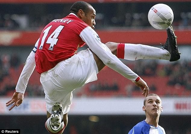 【送料無料】 アーセナル　ティエリ・アンリ　アウェイ （04-05) (M)